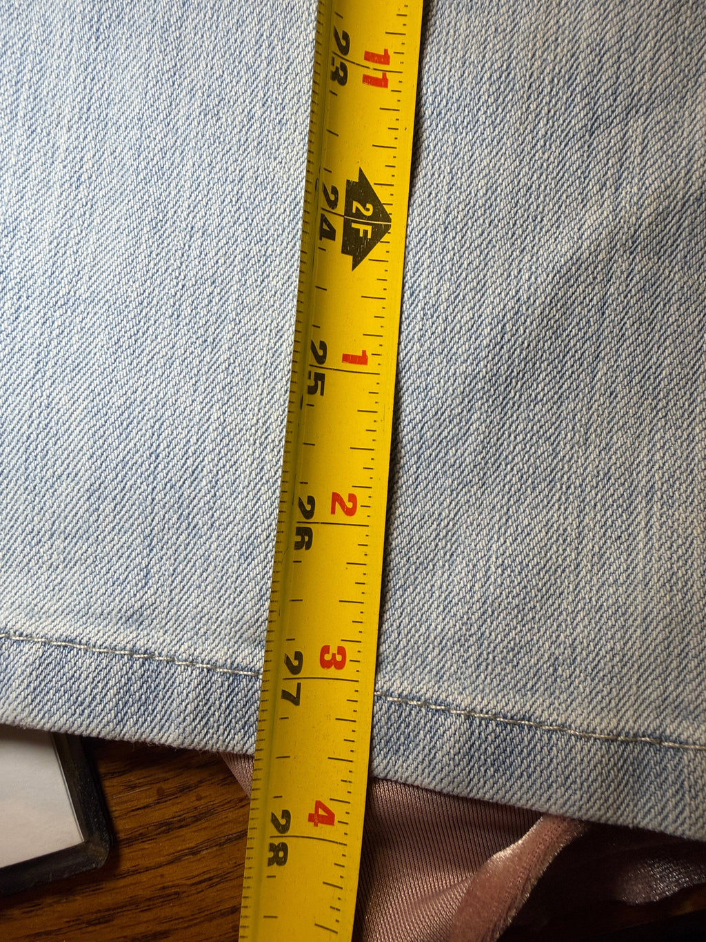 Gloria Vanderbilt Light Wash Capri Jeans – Size 10