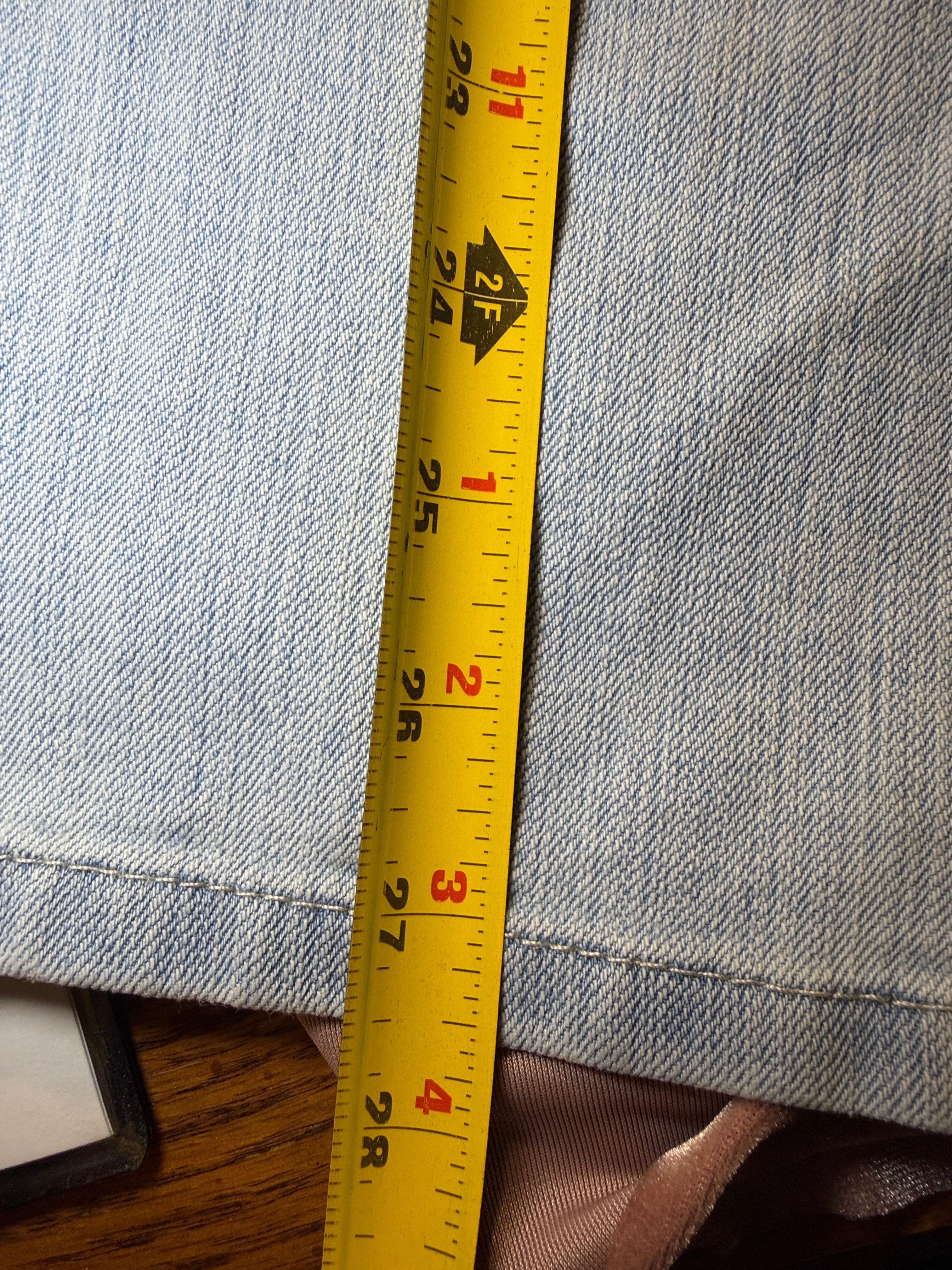 Gloria Vanderbilt Light Wash Capri Jeans – Size 10