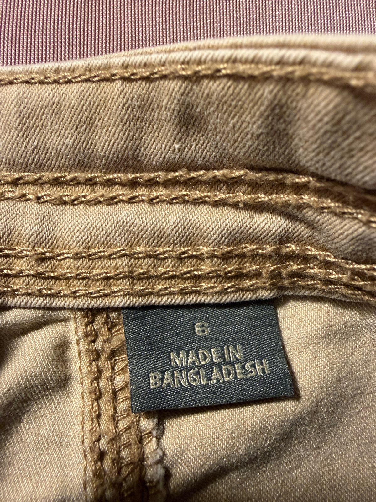 Naturals Reflections High-Rise Khaki Shorts – Size 8