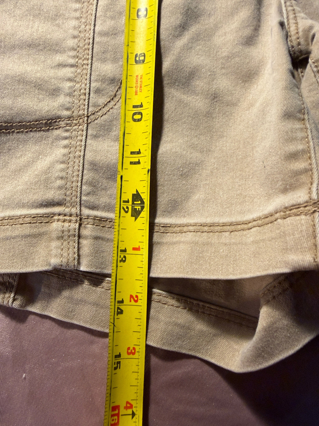 Naturals Reflections High-Rise Khaki Shorts – Size 8