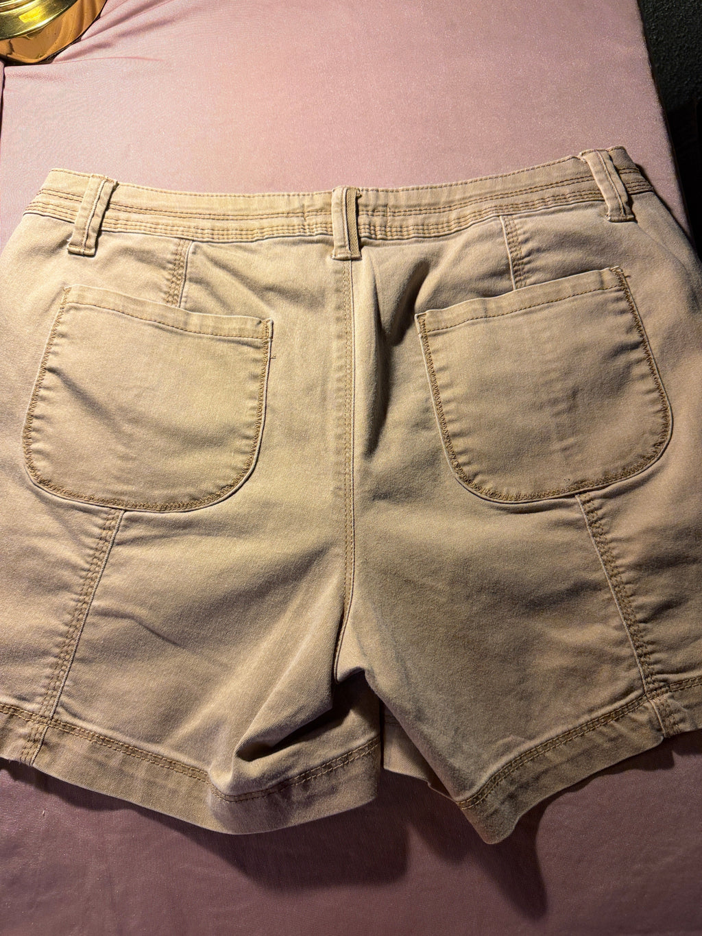 Naturals Reflections High-Rise Khaki Shorts – Size 8