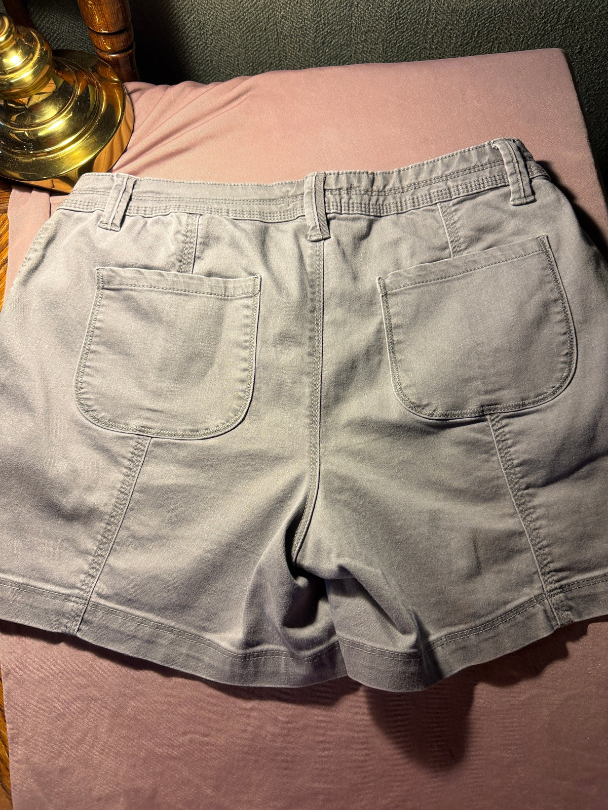 Natural Reflections High-Rise Shorts – Size 8