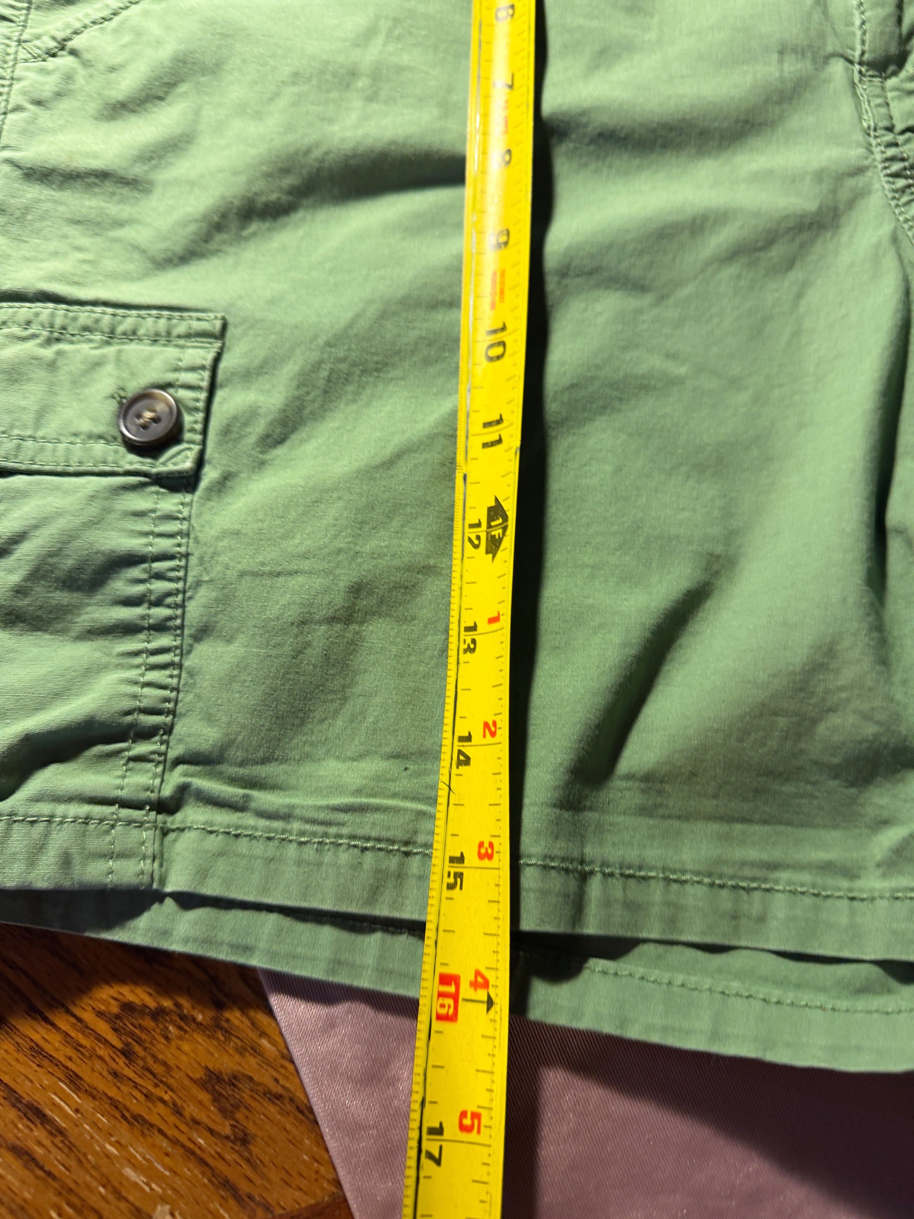 Dockers Sage Green Cargo Shorts – Women's Size 10