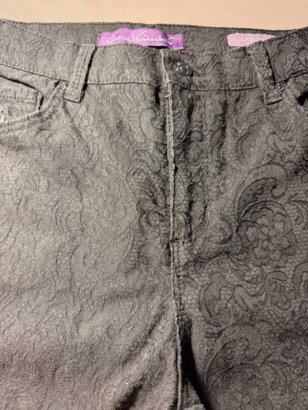Gloria Vanderbilt Black Baroque Jacquard Jeans – Size 8