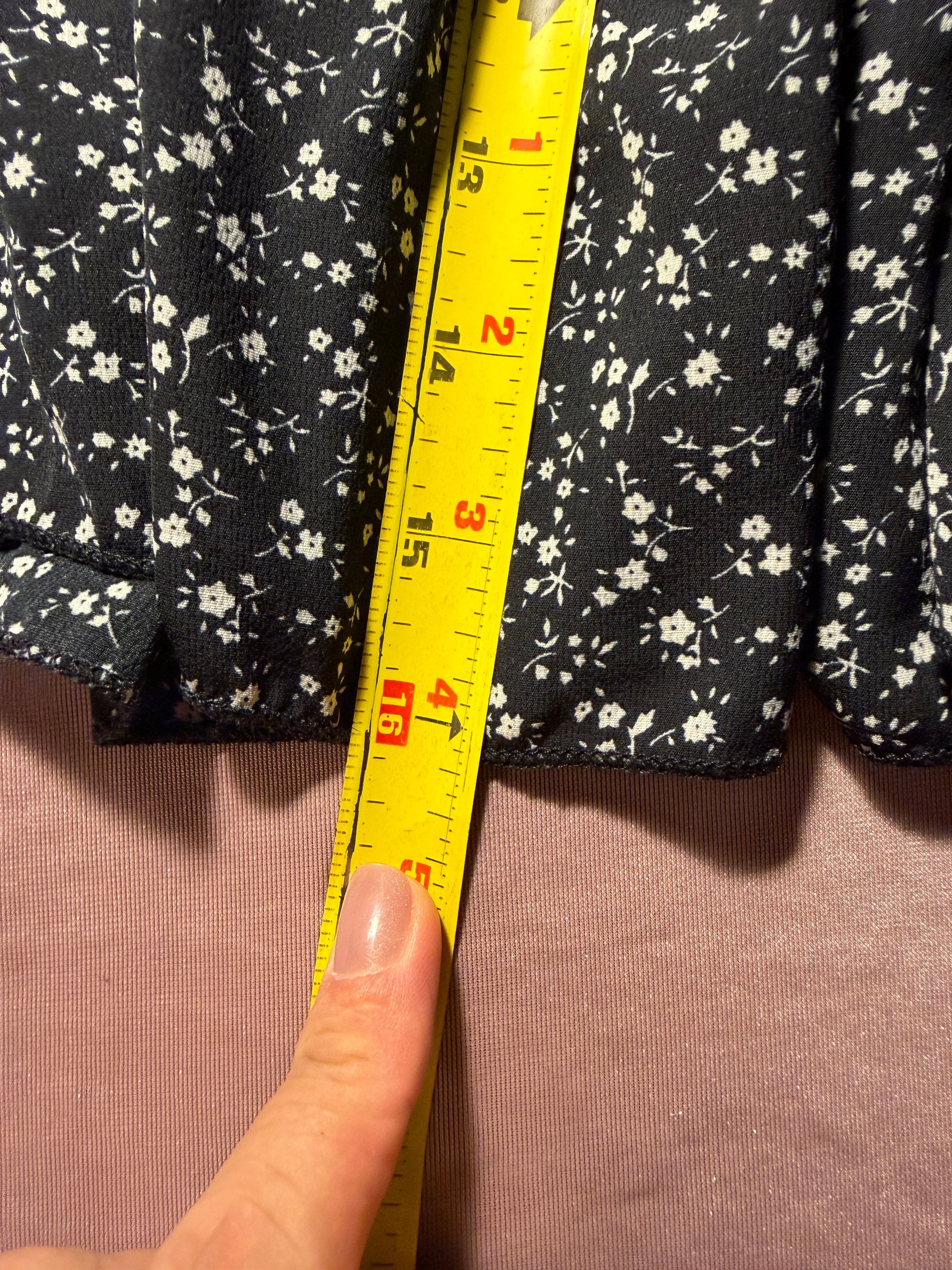 Romwe Black Ditsy Floral Tiered Ruffle Mini Skirt – Size Small
