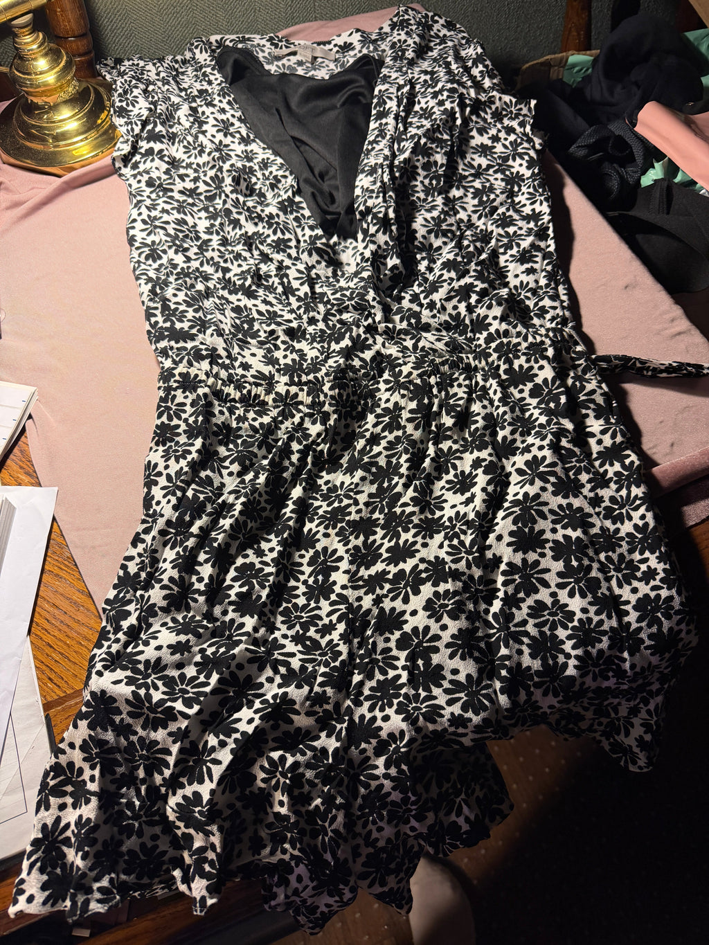 LOFT Black & White Floral Romper – Size 8 (Includes Free Black Tank Top)