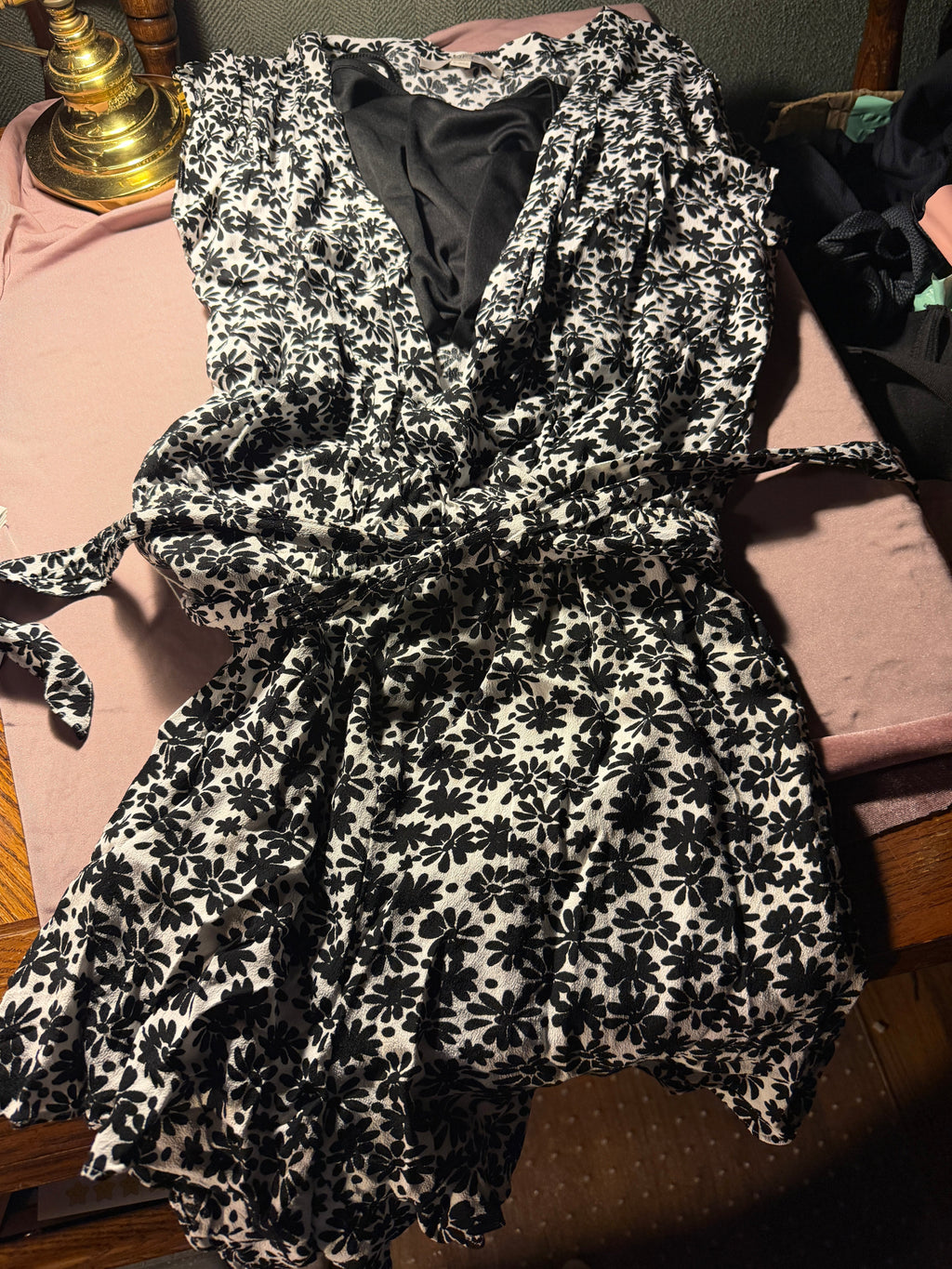 LOFT Black & White Floral Romper – Size 8 (Includes Free Black Tank Top)