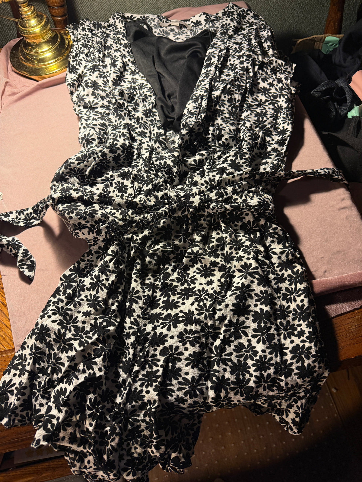 LOFT Black & White Floral Romper – Size 8 (Includes Free Black Tank Top)