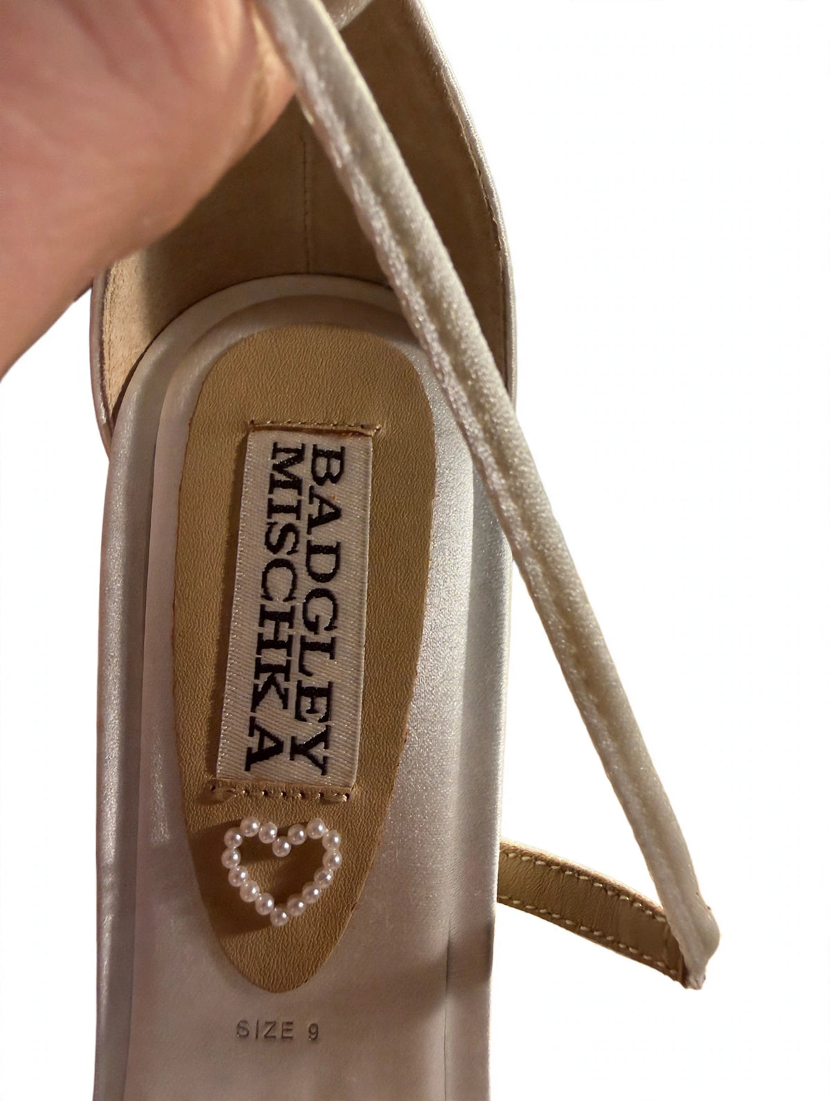Badgley Mischka Ivory Satin Rose Heels – Size 9